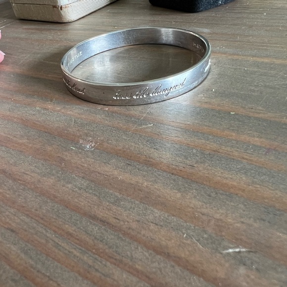Kate Spade Happily ever after bangle. Silver - Picture 5 of 5